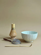 Matcha set with beige bowl with brown stripes