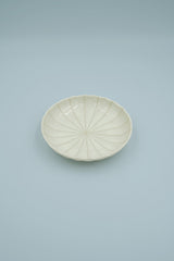 Lille beige tallerken med striber