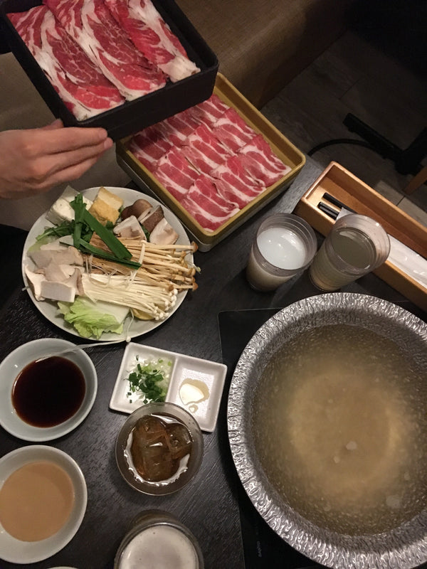 Opskrift på den familievenlige ret Sukiyaki