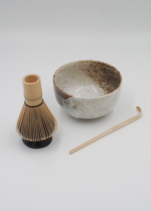 Matcha set with sand colored bowl (without matcha)