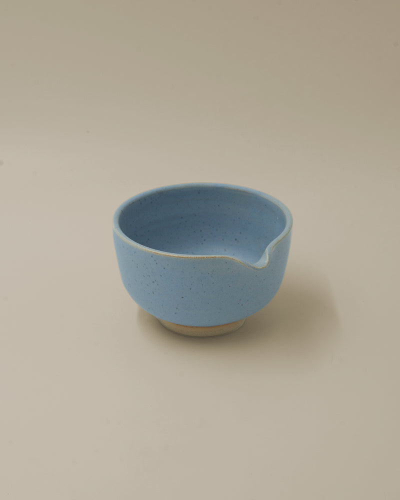 Matcha bowl with pouring spout Julie Damhus x Seramikku