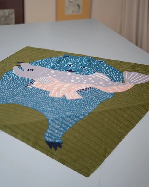 Furoshiki 'Kuma to Sake' - 100x100