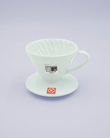 Hario funnel in white porcelain (01)