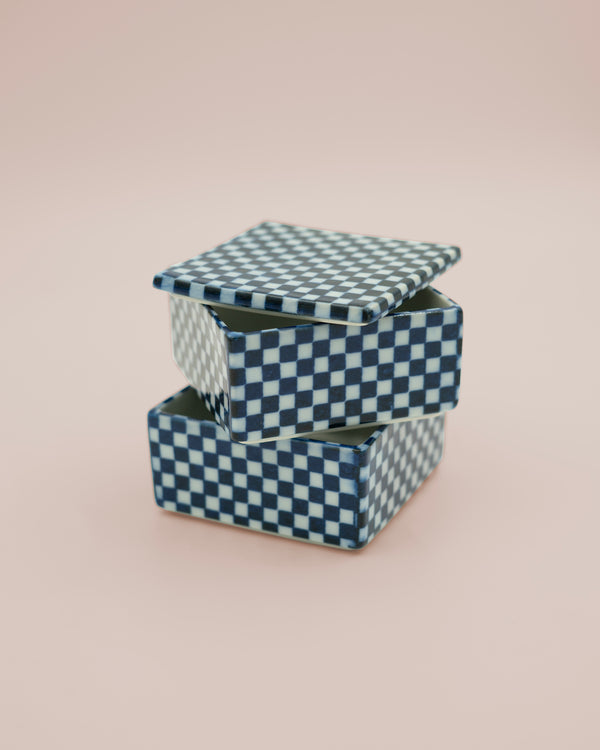 Handmade yūbako with small cubes
