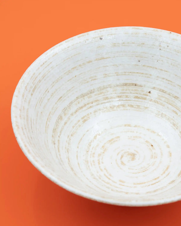 Ramenskål med let spiralmønster