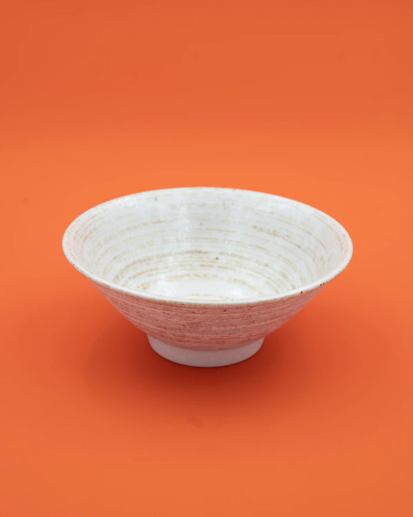 Ramenskål med let spiralmønster