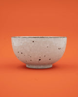 Hvid matchaskål med glasurstænk