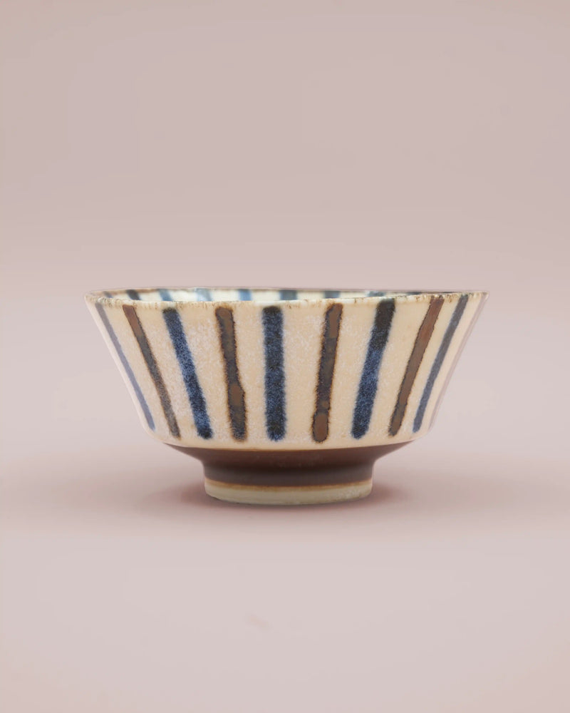 Bowl with wide blue stripes 
