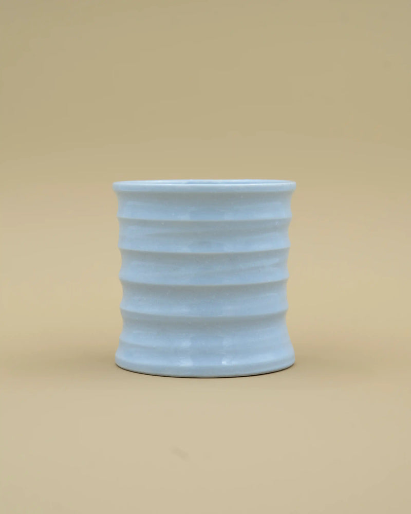 Lyseblå rillet kop