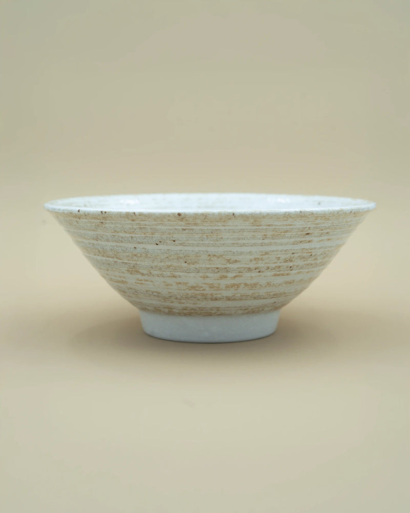 Ramenskål med let spiralmønster