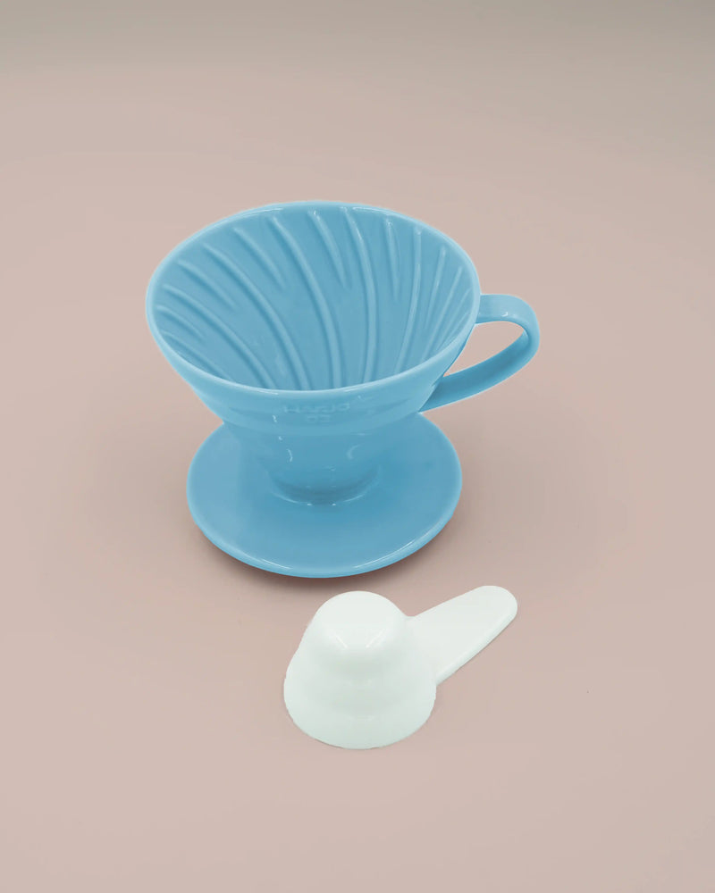 Hario tragt i lyseblå porcelæn (02)
