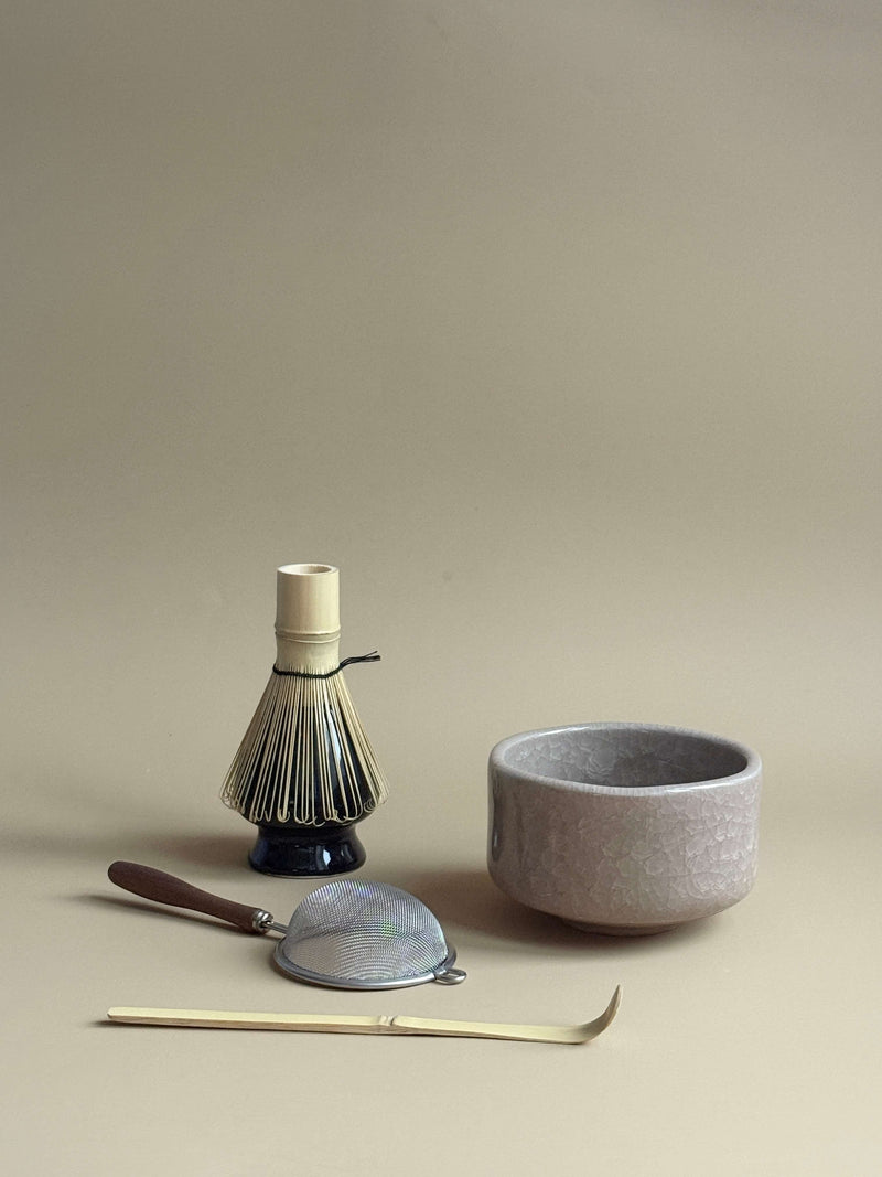 Matchasæt med sart rosa skål