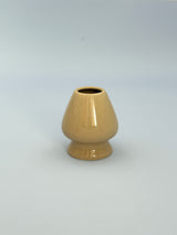 Beige holder til matcha piskeris