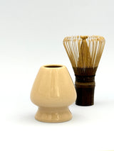 Beige holder til matcha piskeris