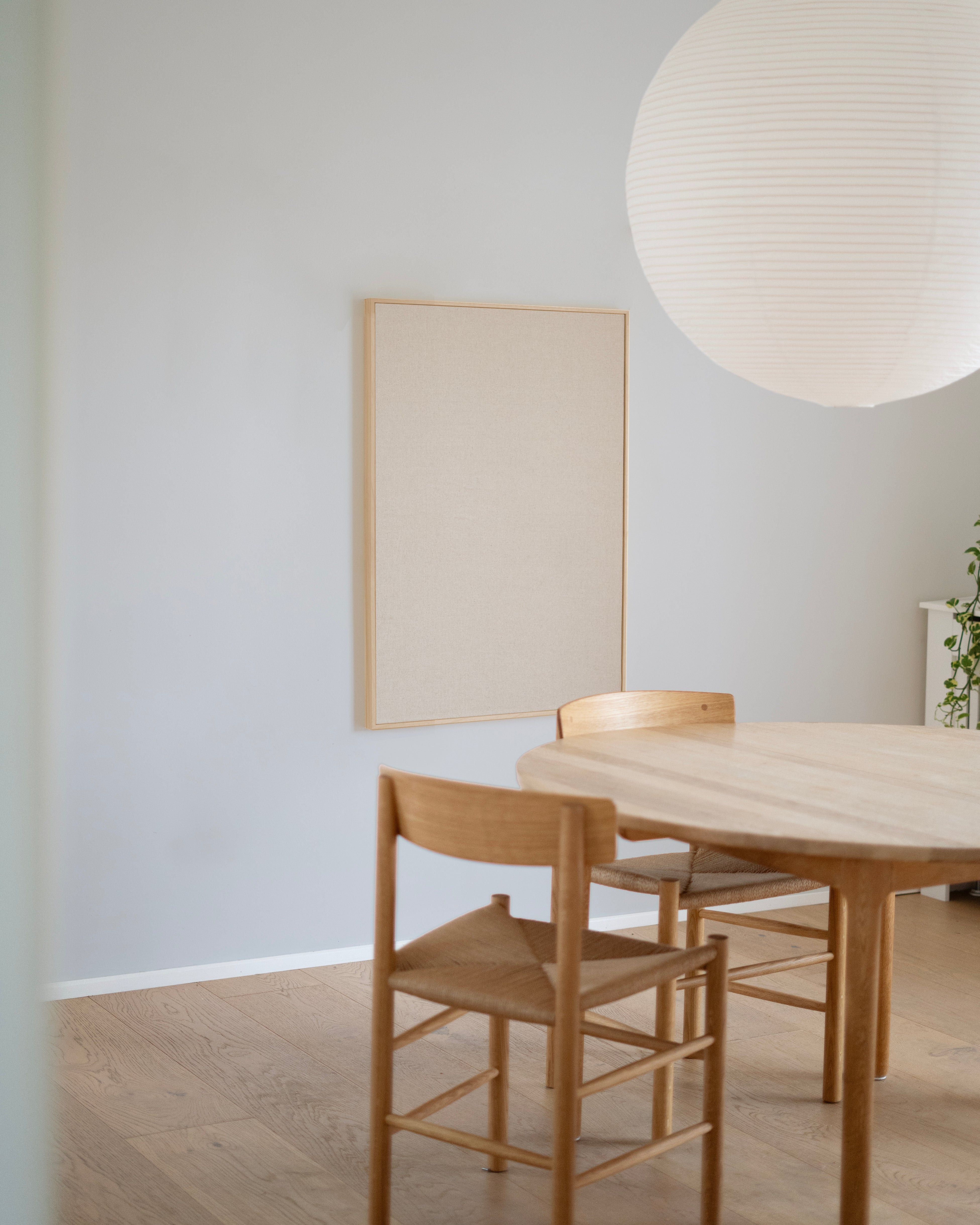 Pinbōdo | Notice board with linen and oak | Pink - 70x70 | taishō ...