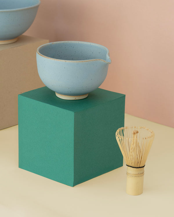 Matcha bowl with pouring spout Julie Damhus x Seramikku
