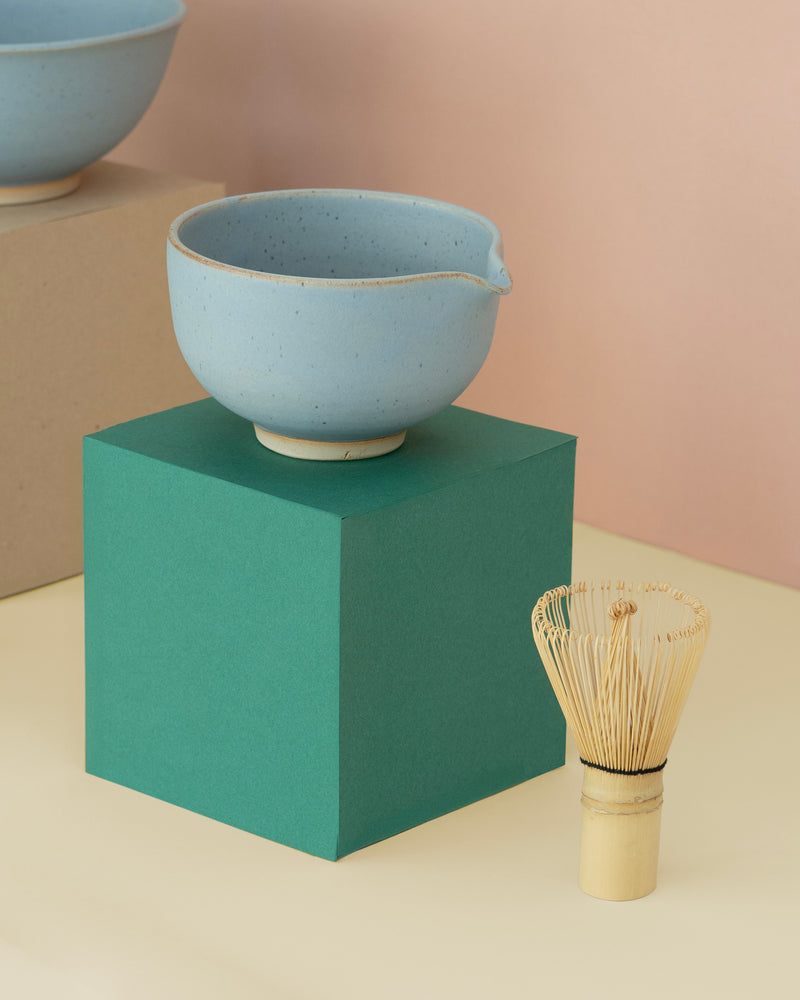 Matcha bowl with pouring spout Julie Damhus x Seramikku