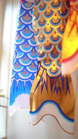 Koinobori vimpel 80 cm (guld/blå)