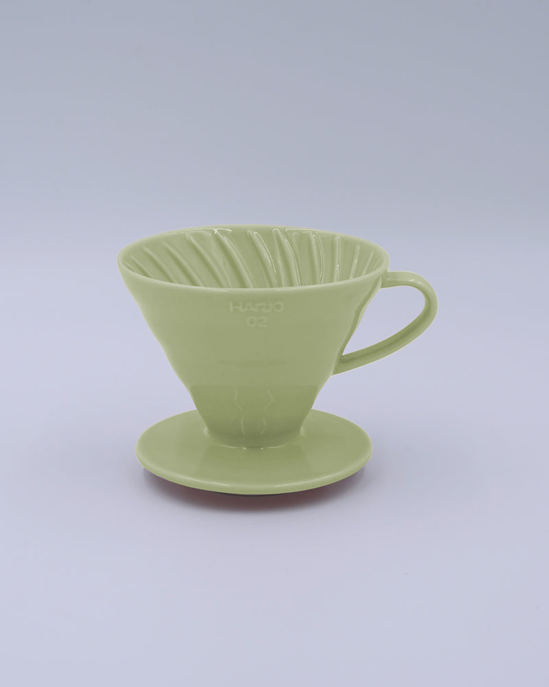 Hario funnel in light green porcelain (02)